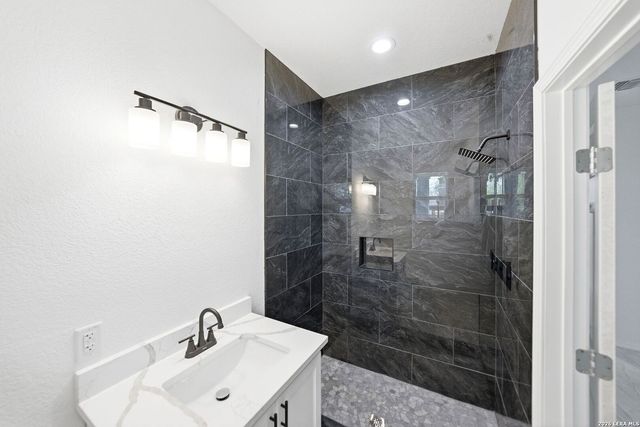 717 Avenue C, Seguin, TX 78155