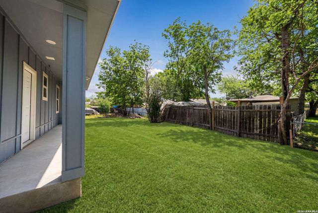 717 Avenue C, Seguin, TX 78155