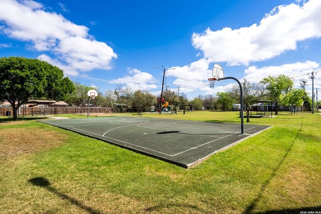 717 Avenue C, Seguin, TX 78155