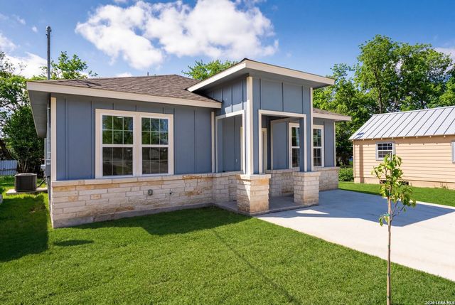 717 Avenue C, Seguin, TX 78155