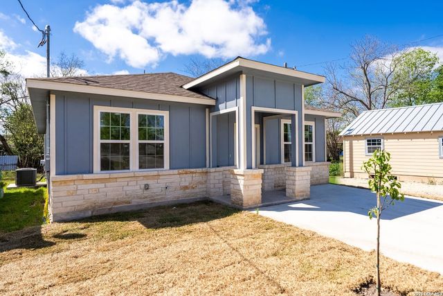717 Avenue C, Seguin, TX 78155