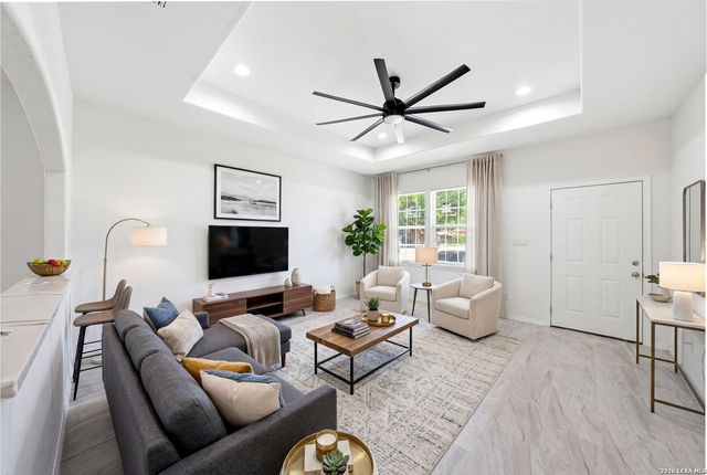 717 Avenue C, Seguin, TX 78155