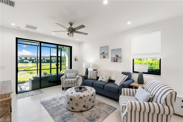 7437 Rockefeller DR, Naples, FL 34119