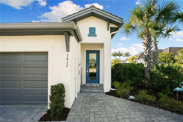 7437 Rockefeller DR, Naples, FL 34119