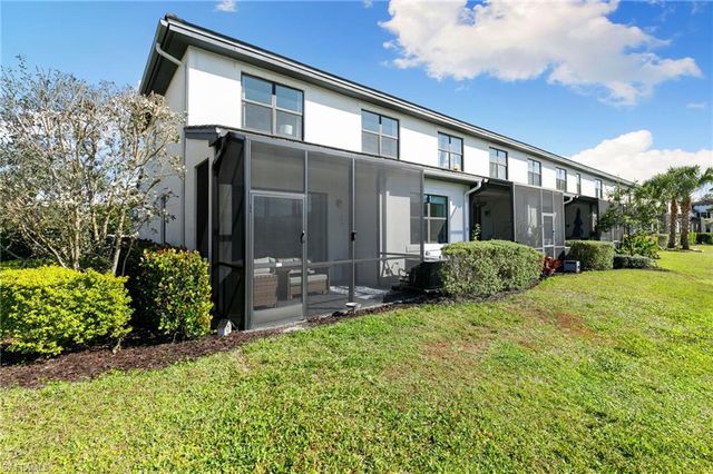 7437 Rockefeller DR, Naples, FL 34119