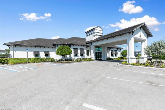 7437 Rockefeller DR, Naples, FL 34119