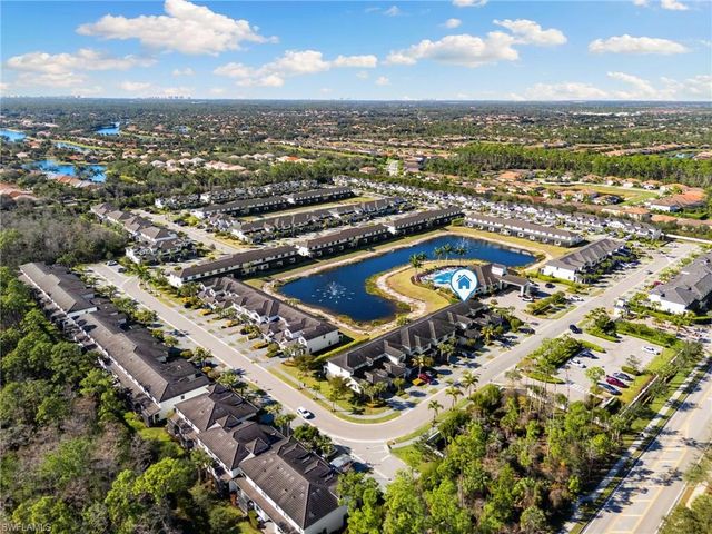 7437 Rockefeller DR, Naples, FL 34119