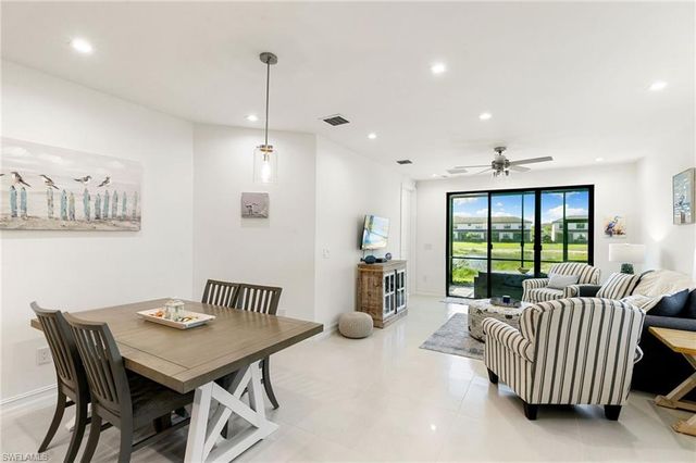 7437 Rockefeller DR, Naples, FL 34119