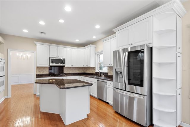 7052 Bennington Woods Dr., Mccandless, PA 15237