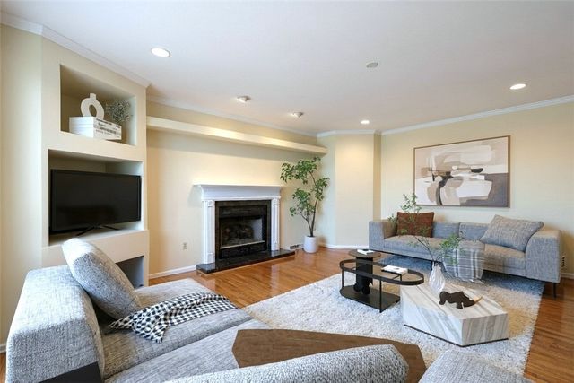 7052 Bennington Woods Dr., Mccandless, PA 15237