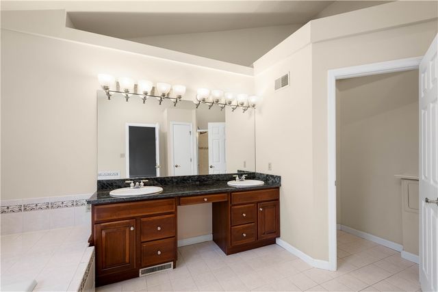 7052 Bennington Woods Dr., Mccandless, PA 15237