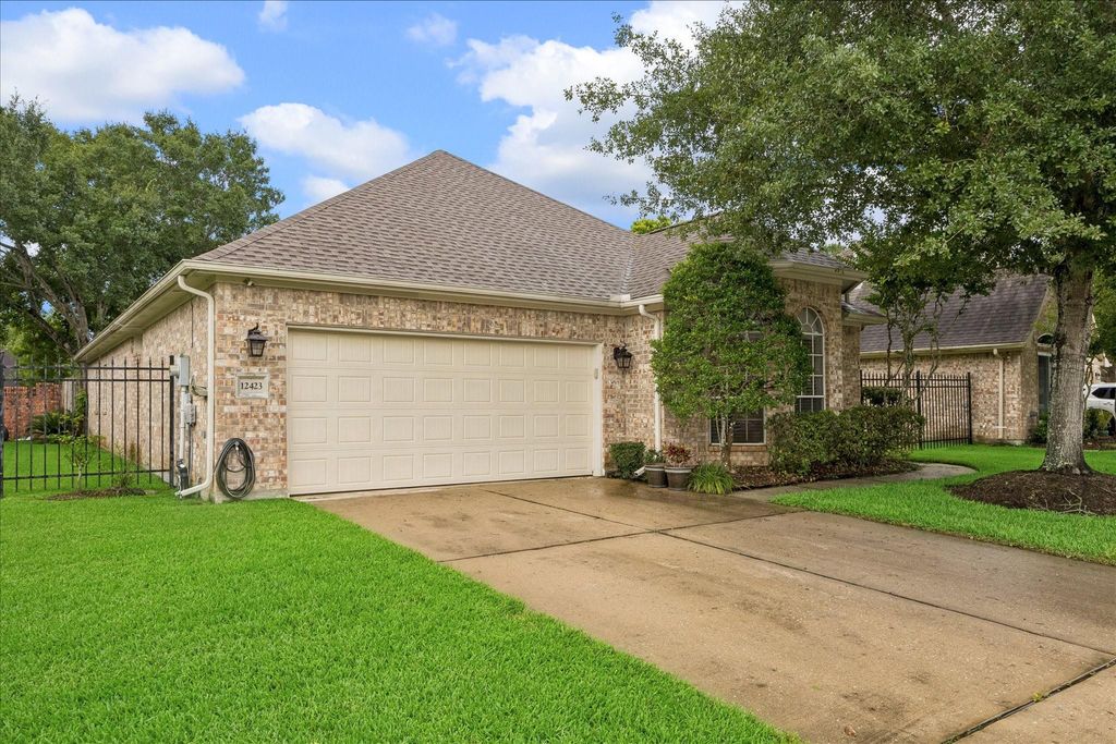 12423 Rutgers Park Court, Houston, TX 77058