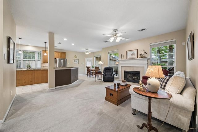 30 N Dragonwood Place, The Woodlands, TX 77381