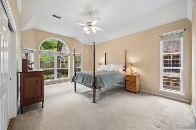 30 N Dragonwood Place, The Woodlands, TX 77381