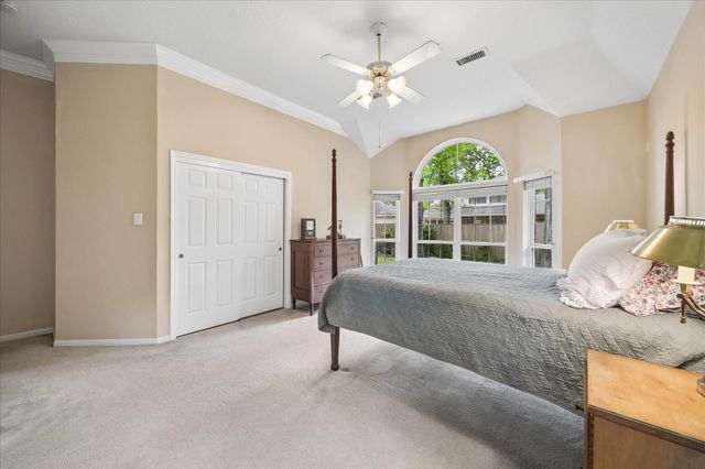 30 N Dragonwood Place, The Woodlands, TX 77381