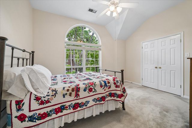 30 N Dragonwood Place, The Woodlands, TX 77381