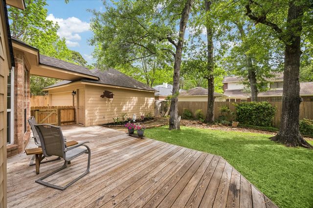 30 N Dragonwood Place, The Woodlands, TX 77381