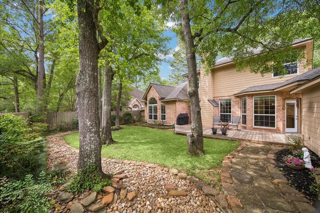 30 N Dragonwood Place, The Woodlands, TX 77381