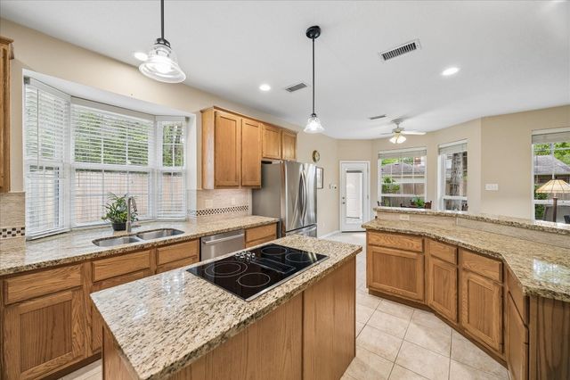 30 N Dragonwood Place, The Woodlands, TX 77381