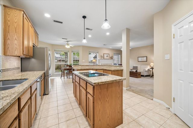 30 N Dragonwood Place, The Woodlands, TX 77381