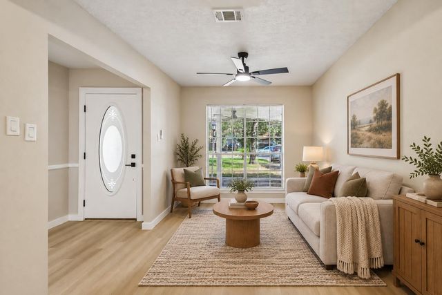 2034 Lake Creek Drive, Kingwood, TX 77339