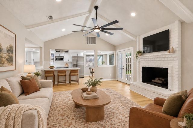 2034 Lake Creek Drive, Kingwood, TX 77339