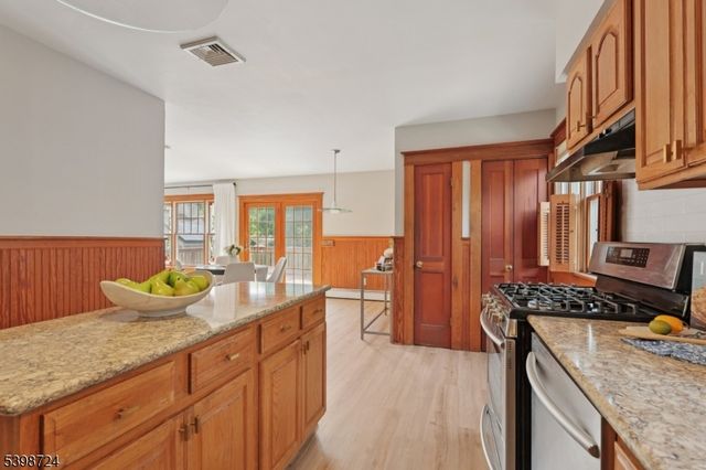 534 E Broad Street, Westfield Town, NJ 07090