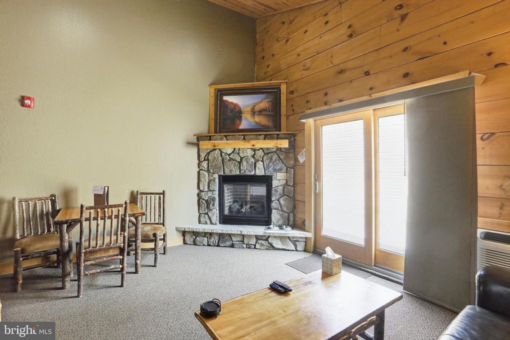 Image 10 of property listing at 315 CABIN LODGE RD, Mc Henry, MD 21541