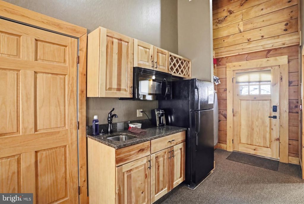 Image 12 of property listing at 315 CABIN LODGE RD, Mc Henry, MD 21541
