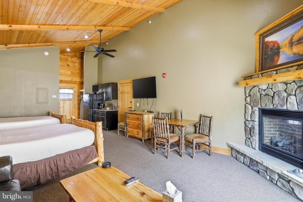 Image 13 of property listing at 315 CABIN LODGE RD, Mc Henry, MD 21541