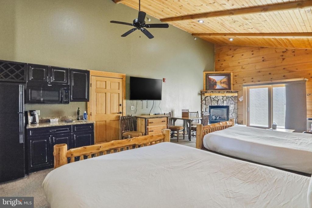 Image 16 of property listing at 315 CABIN LODGE RD, Mc Henry, MD 21541