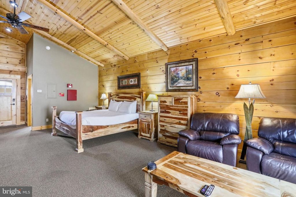 Image 5 of property listing at 315 CABIN LODGE RD, Mc Henry, MD 21541
