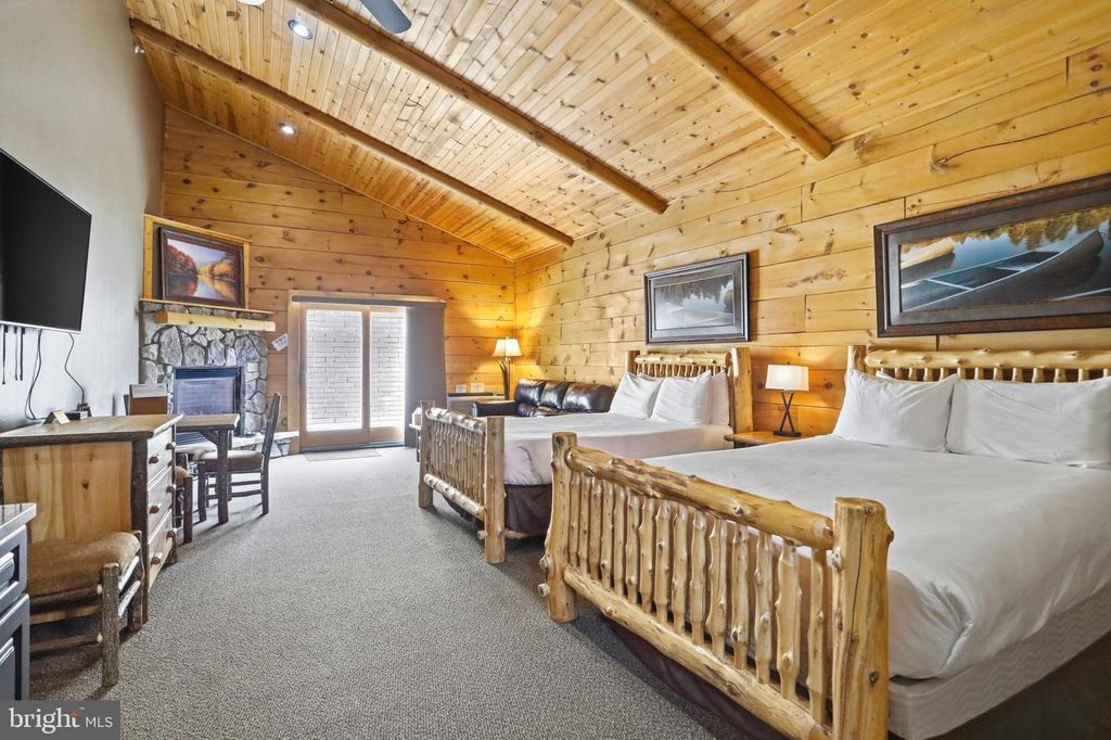 Image 9 of property listing at 315 CABIN LODGE RD, Mc Henry, MD 21541