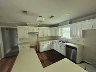 2301 Owens Avenue, Groves, TX 77619