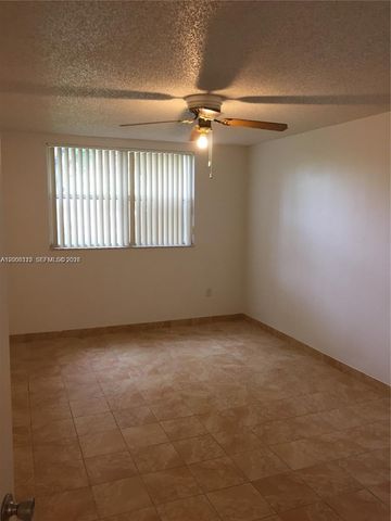 8363 Lake Dr 102, Doral, FL 33166