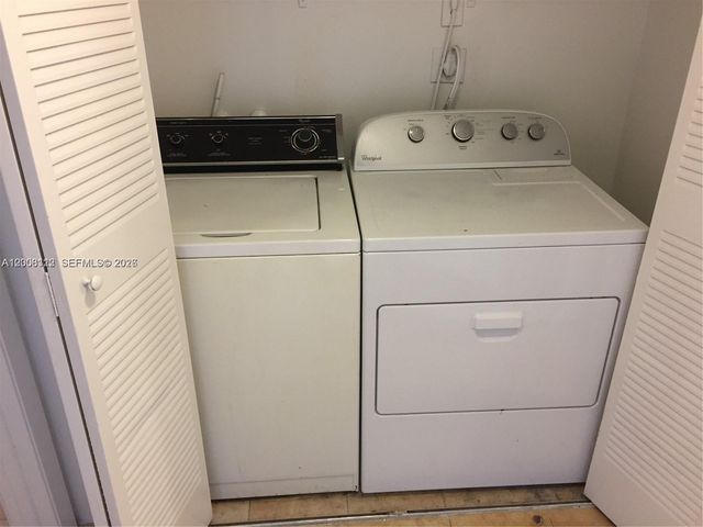 8363 Lake Dr 102, Doral, FL 33166