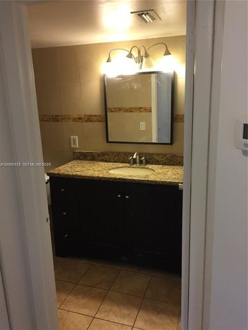 8363 Lake Dr 102, Doral, FL 33166