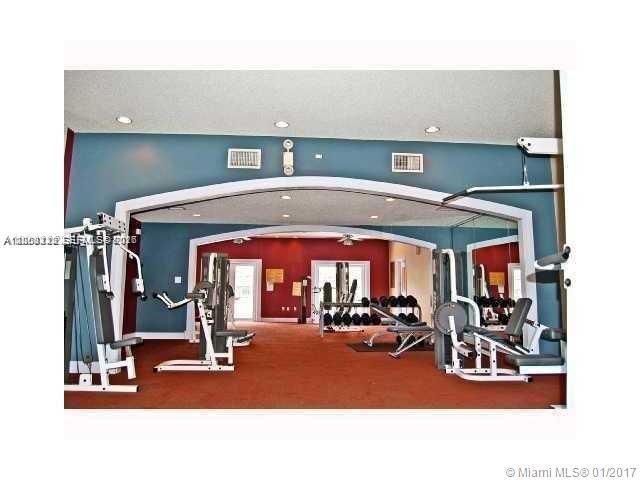 8363 Lake Dr 102, Doral, FL 33166