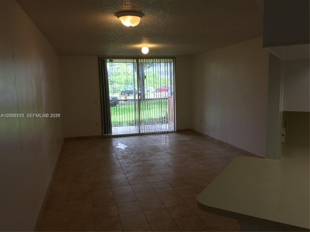 8363 Lake Dr 102, Doral, FL 33166