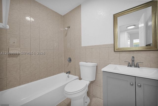 6907 SW 7th St, Margate, FL 33068