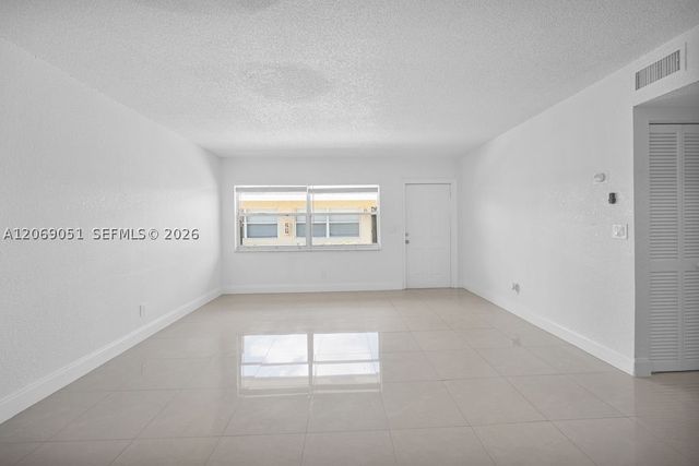 6907 SW 7th St, Margate, FL 33068