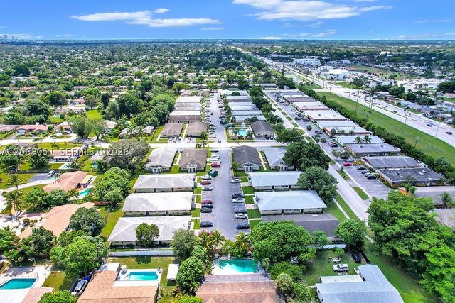 6907 SW 7th St, Margate, FL 33068