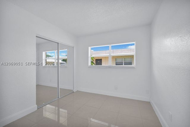 6907 SW 7th St, Margate, FL 33068