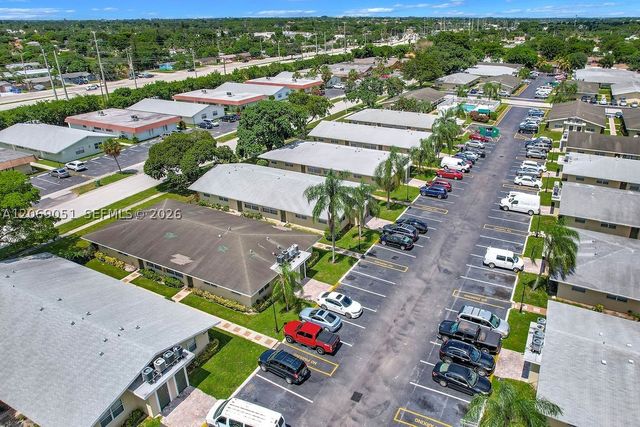 6907 SW 7th St, Margate, FL 33068