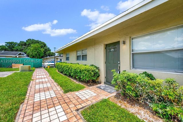 6907 SW 7th St, Margate, FL 33068