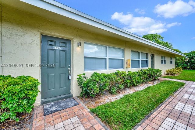 6907 SW 7th St, Margate, FL 33068