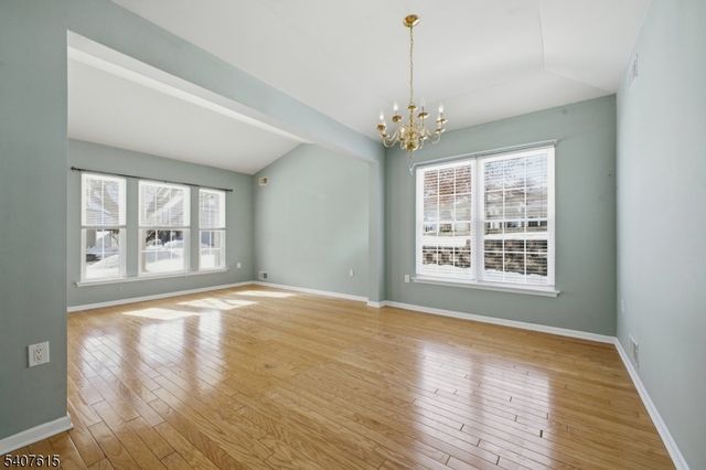 56 Kensington Cir, White Twp., NJ 07823