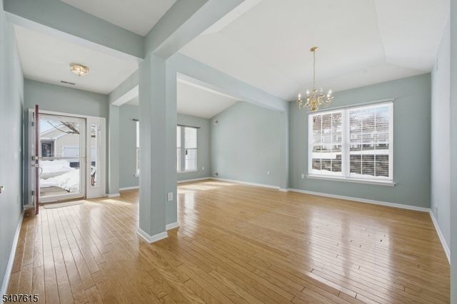 56 Kensington Cir, White Twp., NJ 07823