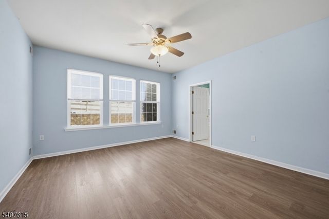 56 Kensington Cir, White Twp., NJ 07823