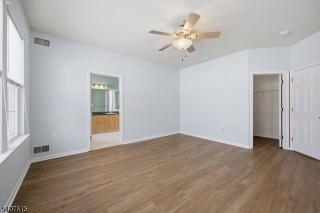 56 Kensington Cir, White Twp., NJ 07823